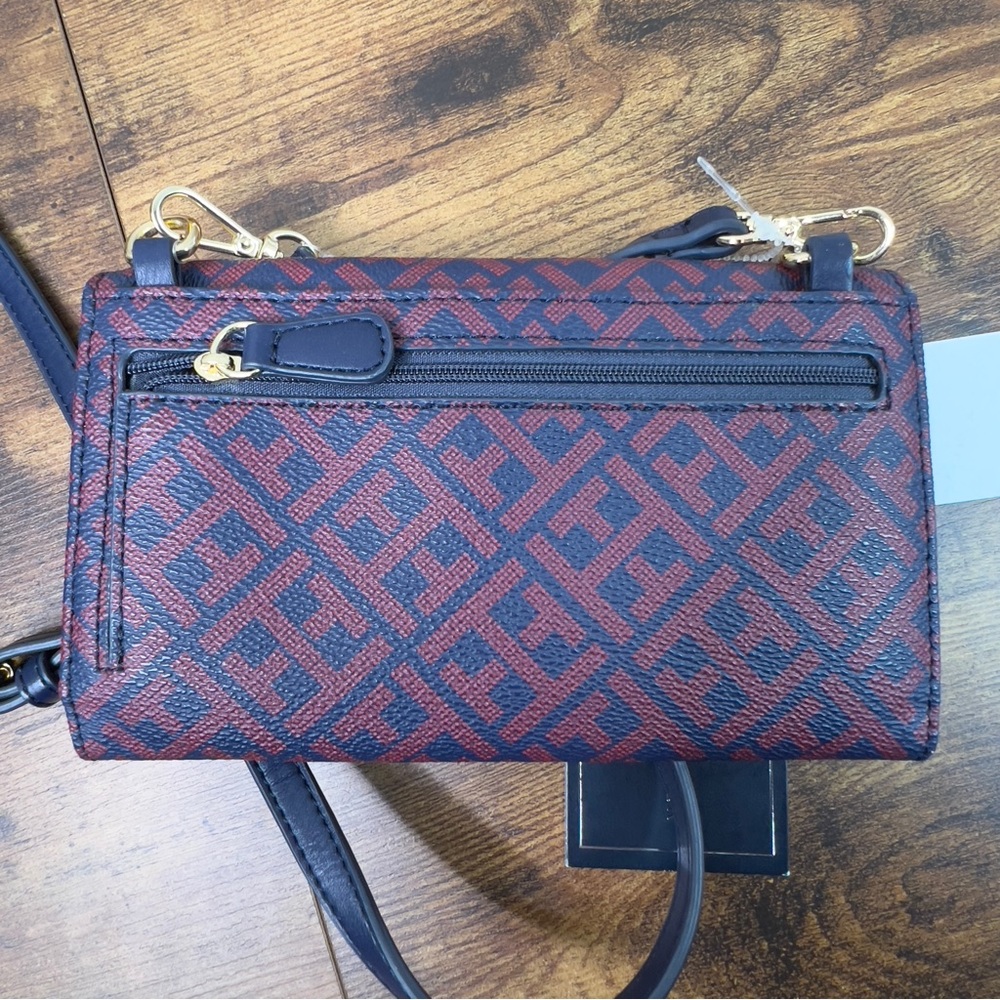 Tommy Hilfiger Crossbody or Wallet Navy Blue & Red Multi-Inside Pockets